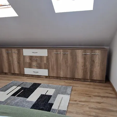 White Flat - Skyview Duplex דירה