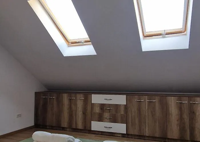 White Flat - Skyview Duplex