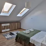 White Flat - Skyview Duplex Apartman *