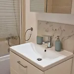 White Flat - Skyview Duplex Apartman Bukarest