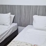 White Flat - Skyview Duplex * Bukarest