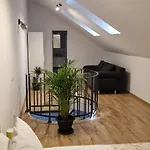 White Flat - Skyview Duplex Bükreş