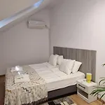 White Flat - Skyview Duplex Apartman *