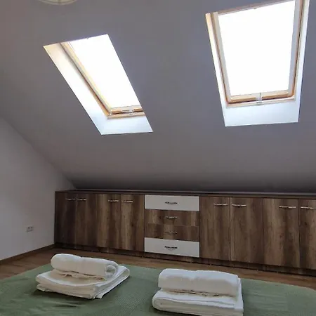 White Flat - Skyview Duplex