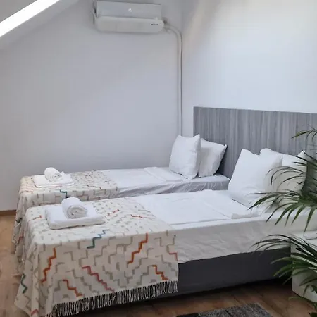 Апартаменты White Flat - Skyview Duplex