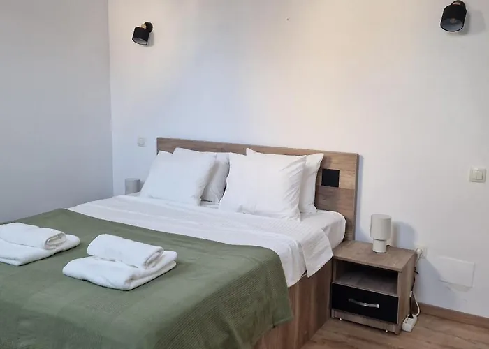 Апартаменти White Flat - Skyview Duplex *