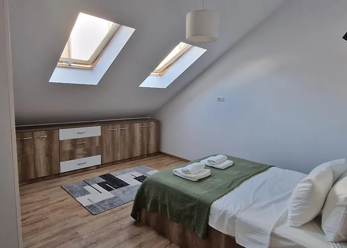 White Flat - Skyview Duplex Апартаменти *