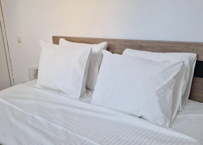 Апартаменти White Flat - Skyview Duplex Бухарест