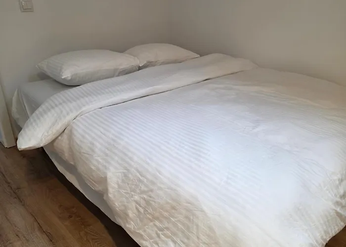 White Flat - Skyview Duplex Апартаменти *