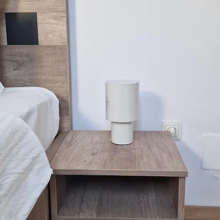 شقة White Flat - Skyview Duplex