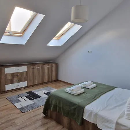 White Flat - Skyview Duplex شقة *