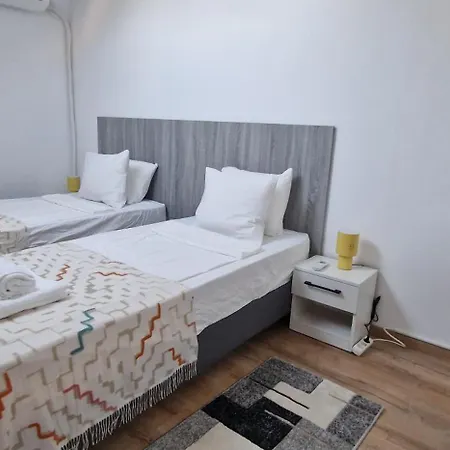 White Flat - Skyview Duplex شقة بوخارست