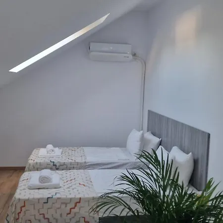 شقة White Flat - Skyview Duplex *