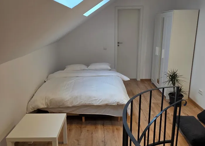 White Flat - Skyview Duplex *