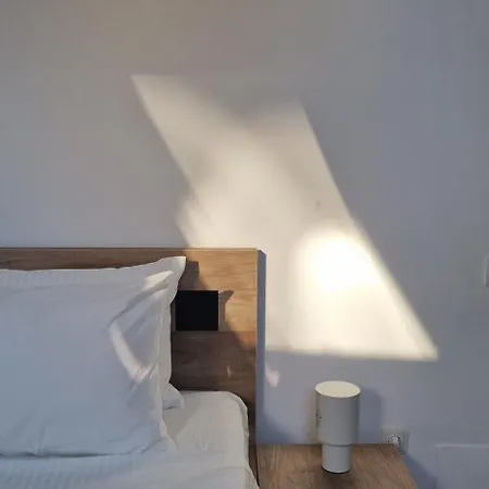 White Flat - Skyview Duplex