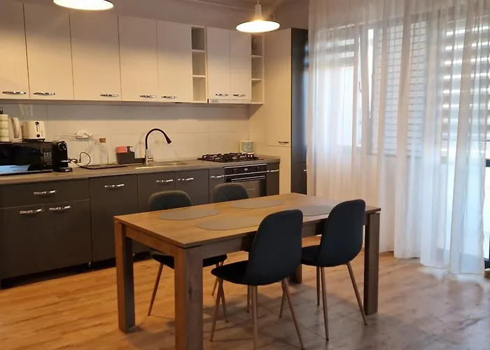 White Flat - Skyview Duplex